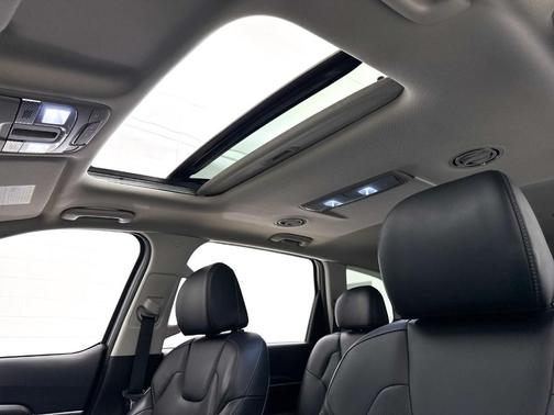 Everlasting Silver 2021 Kia Telluride S