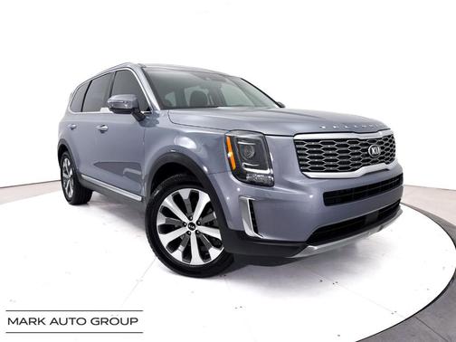 Everlasting Silver 2021 Kia Telluride S