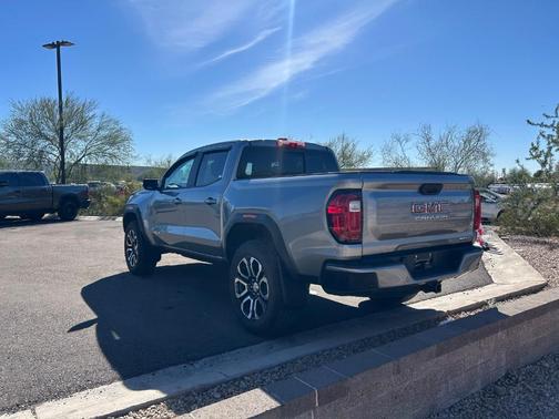 2023 GMC Canyon AT4