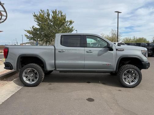 2024 GMC Sierra 1500 AT4X
