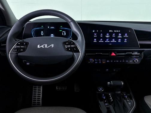 2023 Kia Niro SX Touring