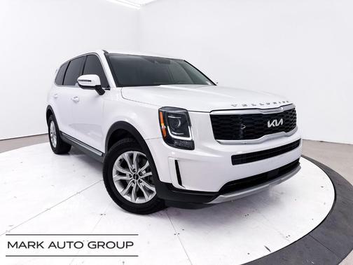 Glacial White Pearl 2022 Kia Telluride LX
