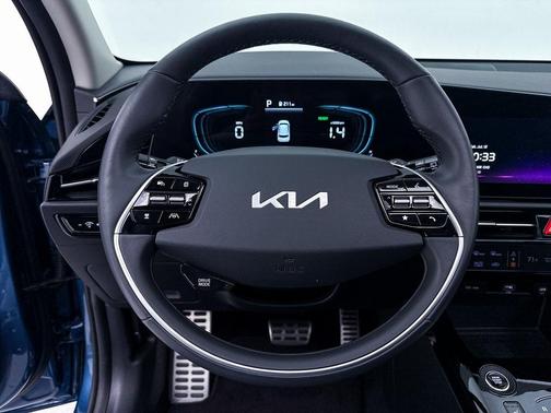 2023 Kia Niro Plug-In Hybrid SX Touring