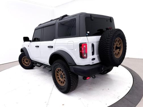 Oxford White 2024 Ford Bronco Badlands