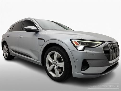 2019 Audi e-tron Premium Plus