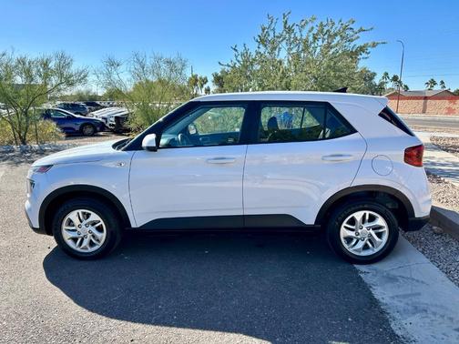 2021 Hyundai VENUE SE