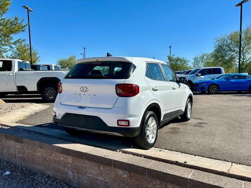 2021 Hyundai VENUE SE
