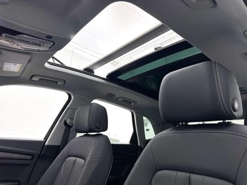 Daytona Gray Pearl Effect 2023 Audi Q5 45 S line quattro Premium