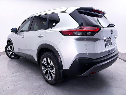 Brilliant Silver Metallic 2023 Nissan Rogue SV
