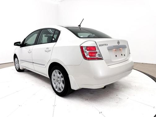 Aspen White Pearl 2010 Nissan Sentra 2.0 S