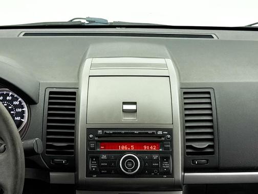 Aspen White Pearl 2010 Nissan Sentra 2.0 S