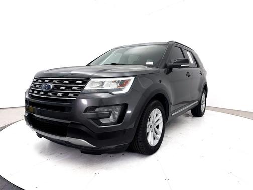 Magnetic Metallic 2017 Ford Explorer XLT
