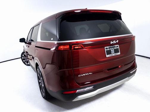 2024 Kia Carnival EX