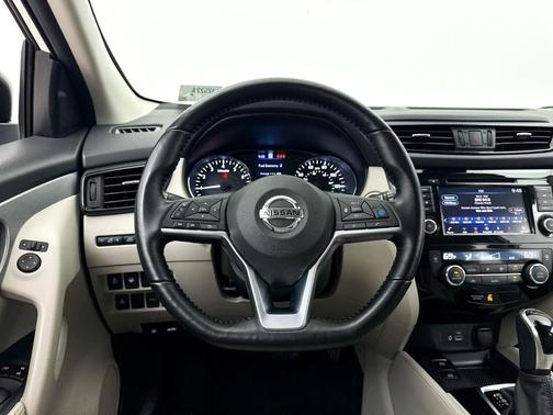 White 2020 Nissan Rogue Sport SL