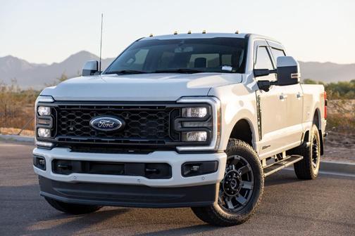 White 2023 Ford F-250 Lariat