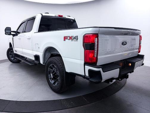 White 2023 Ford F-250 Lariat