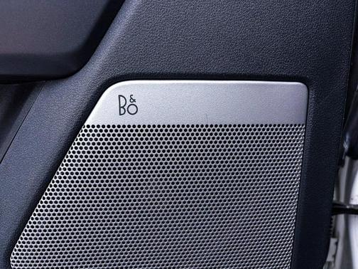 White 2023 Ford F-250 Lariat