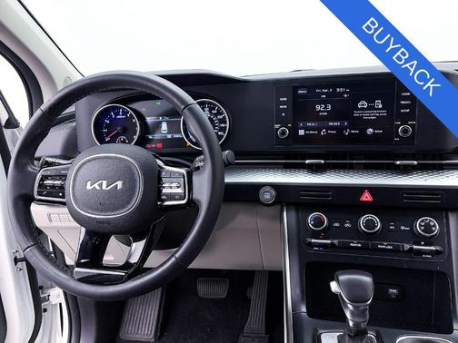 Snow White Pearl 2024 Kia Carnival LX