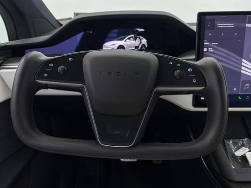 2022 Tesla Model X Plaid