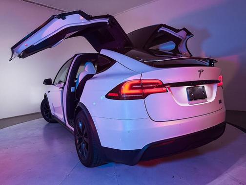 White 2022 Tesla Model X Plaid