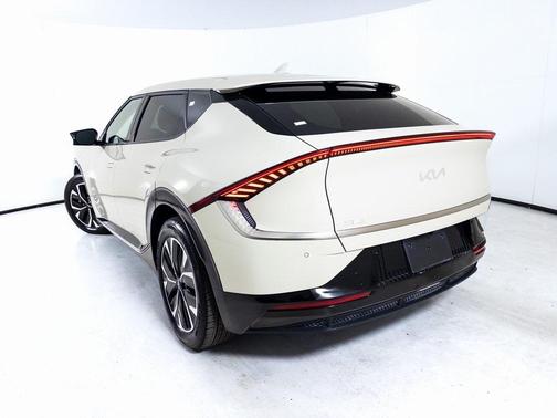 2022 Kia EV6 Wind