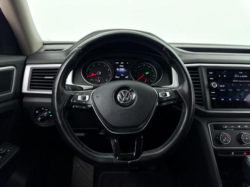 Deep Black Pearl Effect 2018 Volkswagen Atlas 3.6L SE
