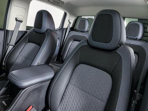 Photo 5 of 47 of 2022 Chevrolet Colorado Z71
