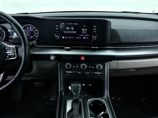 2024 Kia Carnival LX