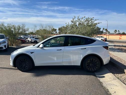 2023 Tesla Model Y Long Range