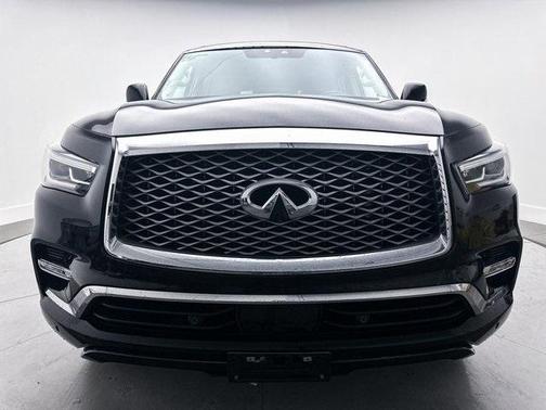 2022 INFINITI QX80 Luxe