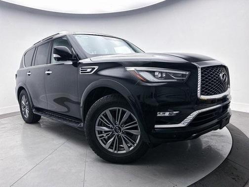 2022 INFINITI QX80 Luxe