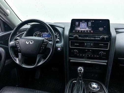 2022 INFINITI QX80 Luxe