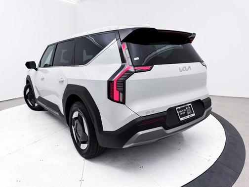 2024 Kia EV9 Light Long Range