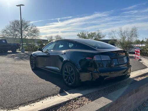 2022 Tesla Model S Plaid