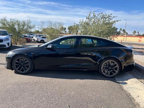 2022 Tesla Model S Plaid