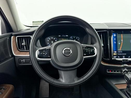 2019 Volvo XC60 T5 Inscription