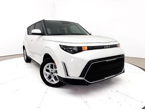 Snow White Pearl 2025 Kia Soul LX