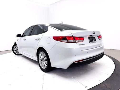 Snow White Pearl 2018 Kia Optima LX