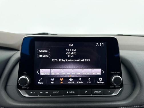 Brilliant Silver Metallic 2022 Nissan Rogue SV