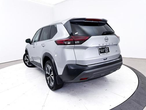 Brilliant Silver Metallic 2022 Nissan Rogue SV