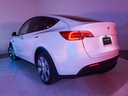 White 2023 Tesla Model Y Long Range