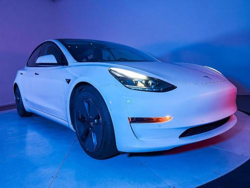 White 2021 Tesla Model 3 Standard Range Plus