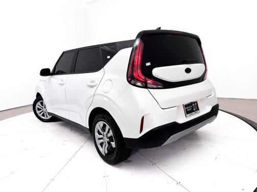 Snow White Pearl 2023 Kia Soul LX
