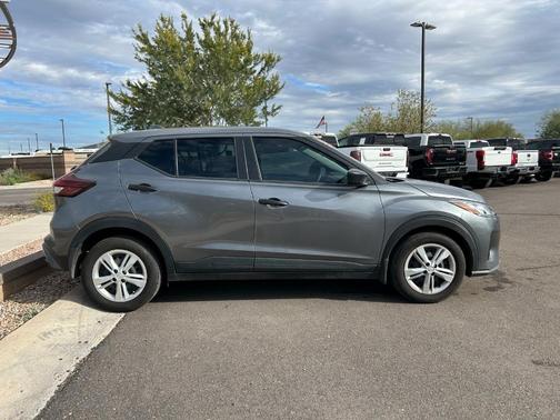 2024 Nissan Kicks S