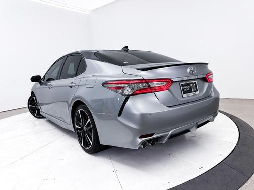 Midnight Black Metallic 2018 Toyota Camry XSE