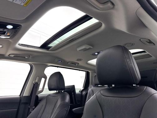 2025 Kia Carnival Hybrid SX