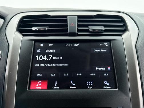 White Platinum 2017 Ford Fusion SE