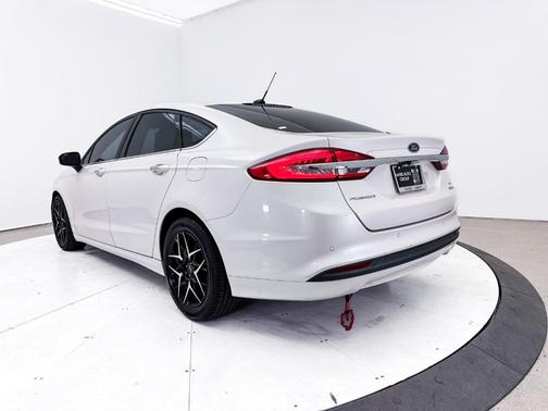 White Platinum 2017 Ford Fusion SE