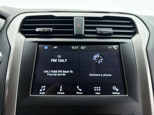 White Platinum 2017 Ford Fusion SE