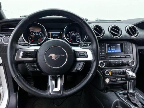 2016 Ford Mustang V6